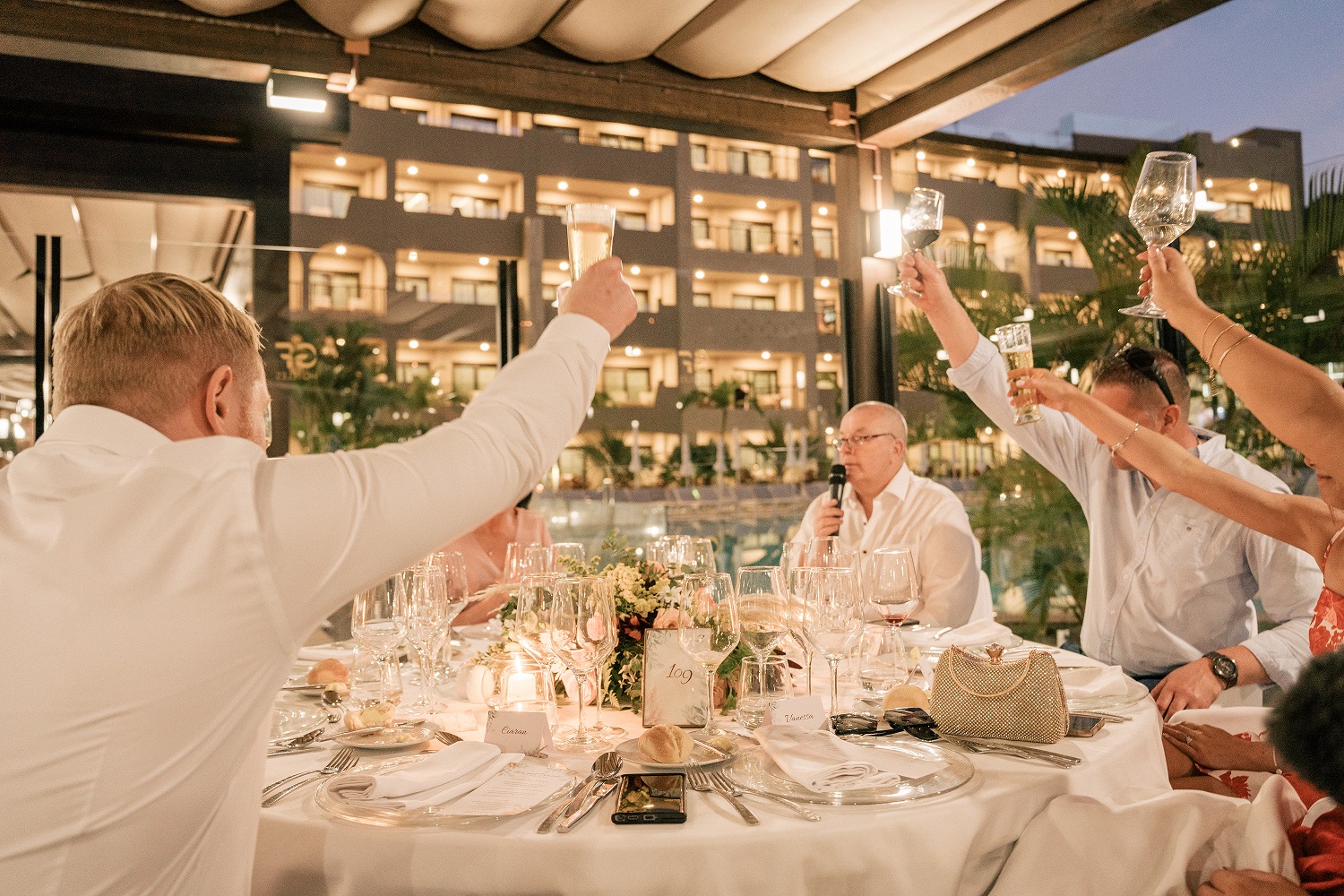 Book your wedding day in GF VICTORIA